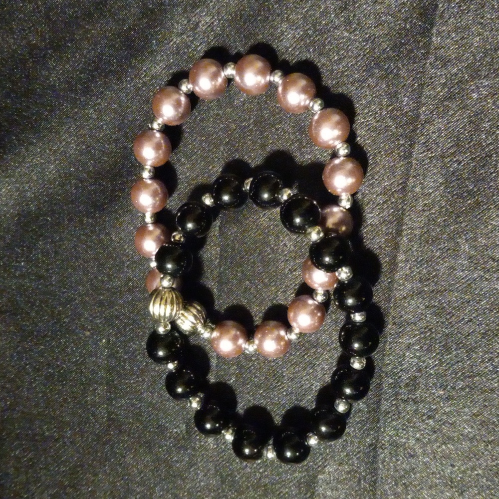 Elegant pearl bracelets. Set of 2